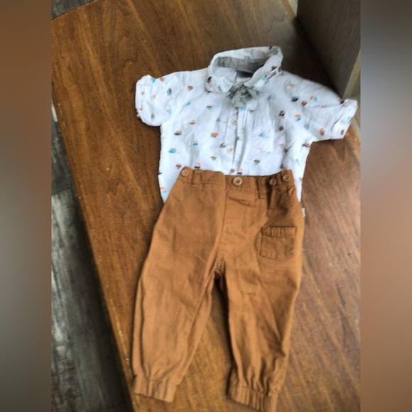 3pc NWOT 6-9month brown pants +2 collar button up match onesies w/attach bow tie - Picture 5 of 12